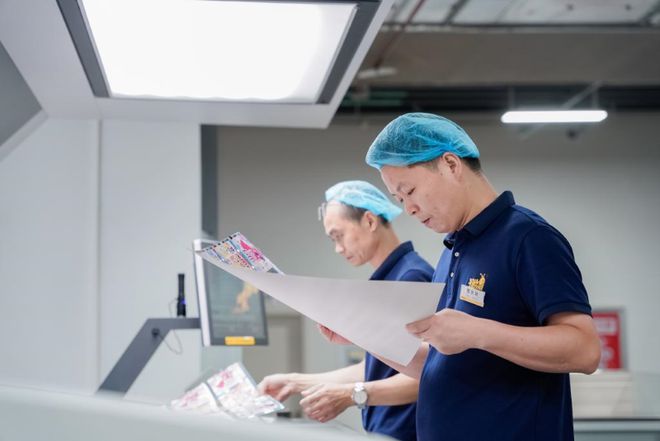 卡牌之都”全球玩家都在这里海淘CQ9电子平台入口上海已成“(图5)